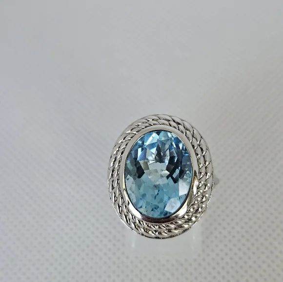 Genuine Swiss Blue Topaz Ring Sterling Silver Size 7.5! - Picture 5 of 13